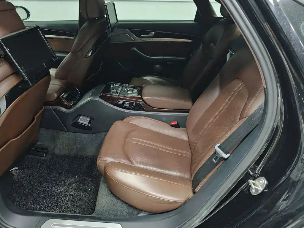 Audi A8 — миниатюра 15