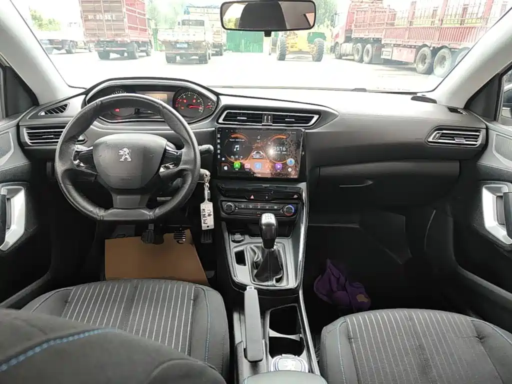 Peugeot 308 — миниатюра 10