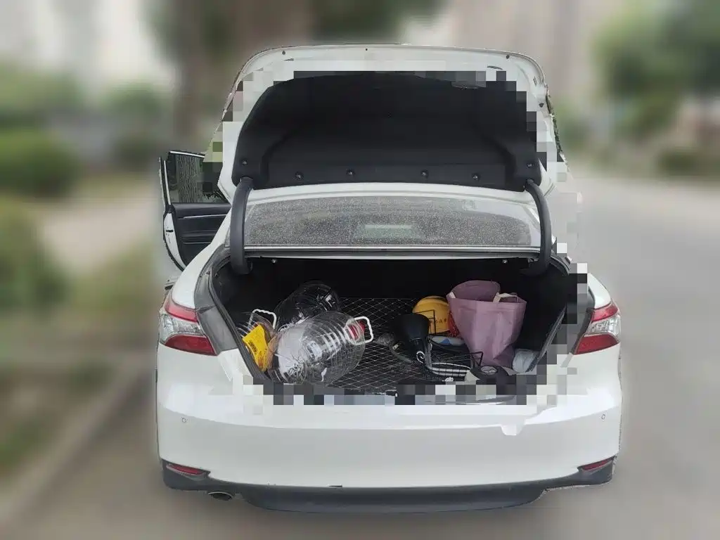 Toyota Camry — миниатюра 10