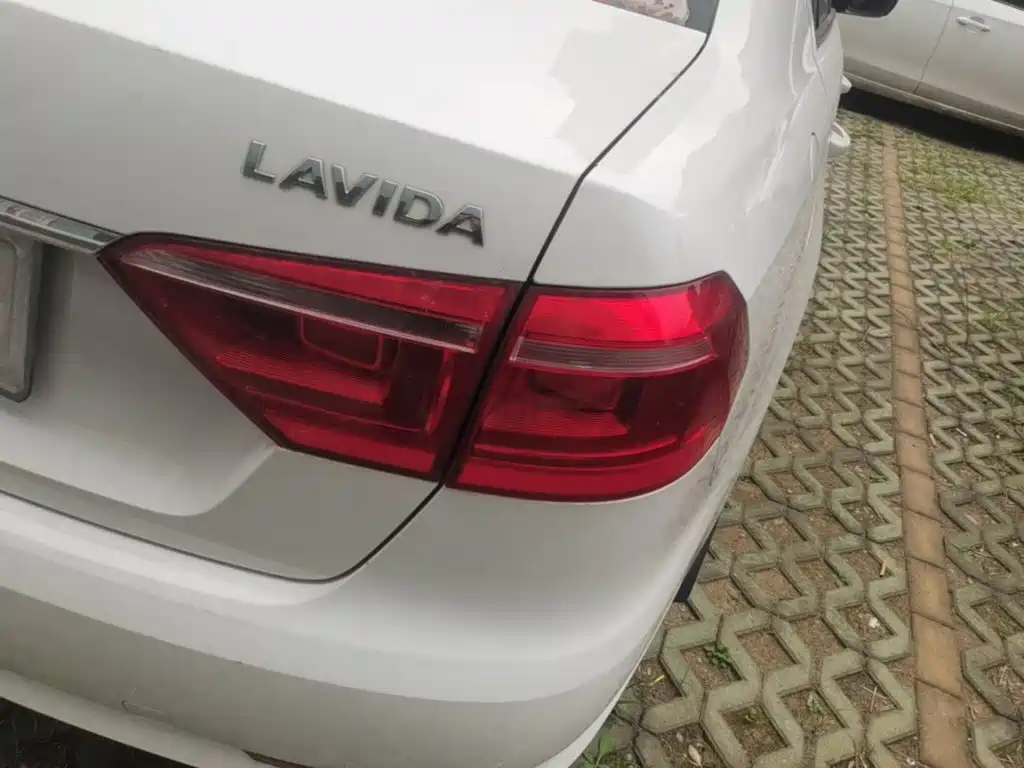 Volkswagen Lavida — миниатюра 8