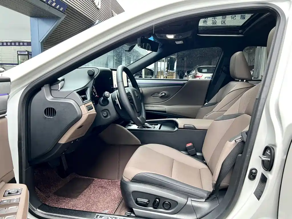 Lexus ES — миниатюра 4