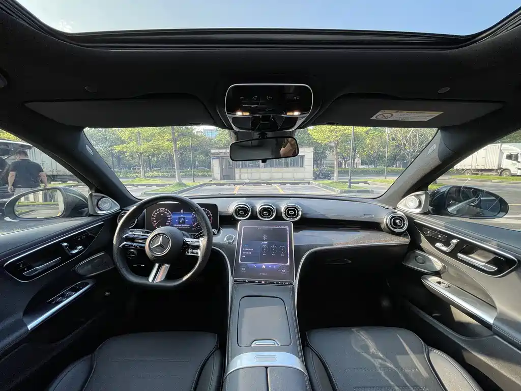 Mercedes-Benz C-Class — миниатюра 7