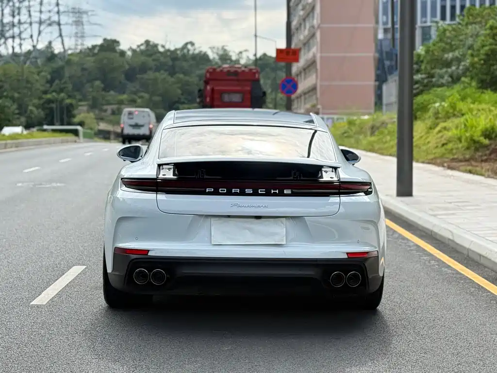 Porsche Panamera — миниатюра 6