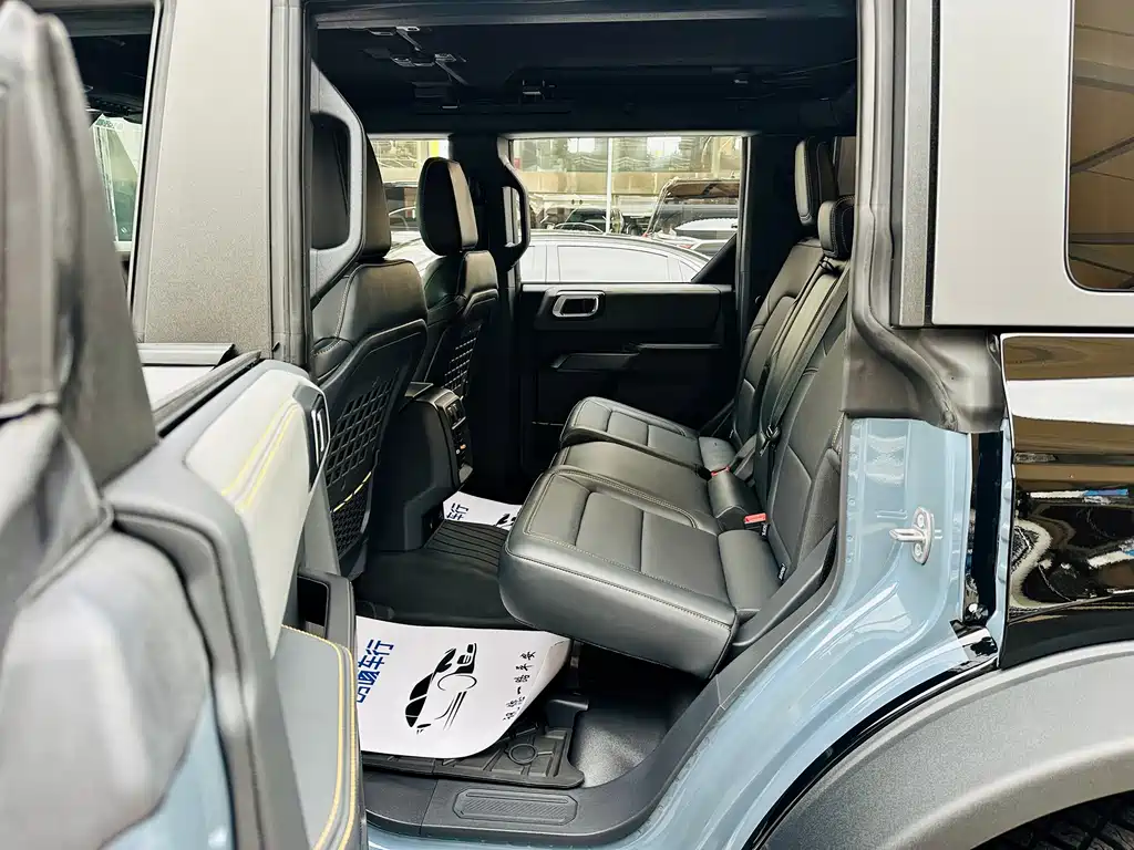 Ford Bronco — миниатюра 7