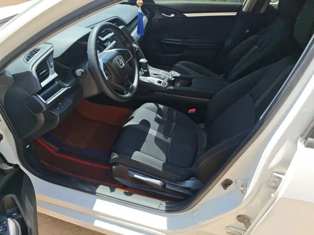 Honda Civic — миниатюра 8