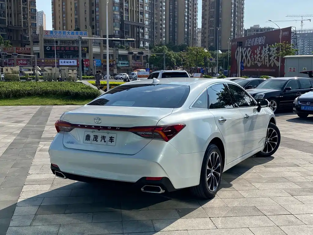 Toyota Avalon — миниатюра 7