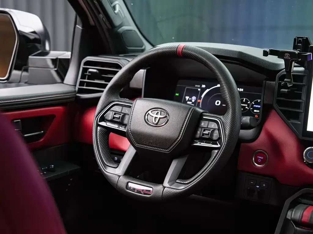 Toyota Sequoia — миниатюра 9
