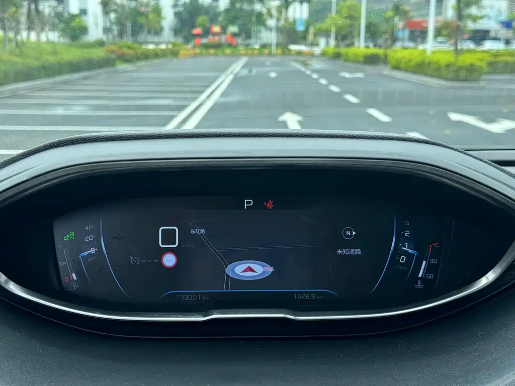 Peugeot 5008 — миниатюра 9