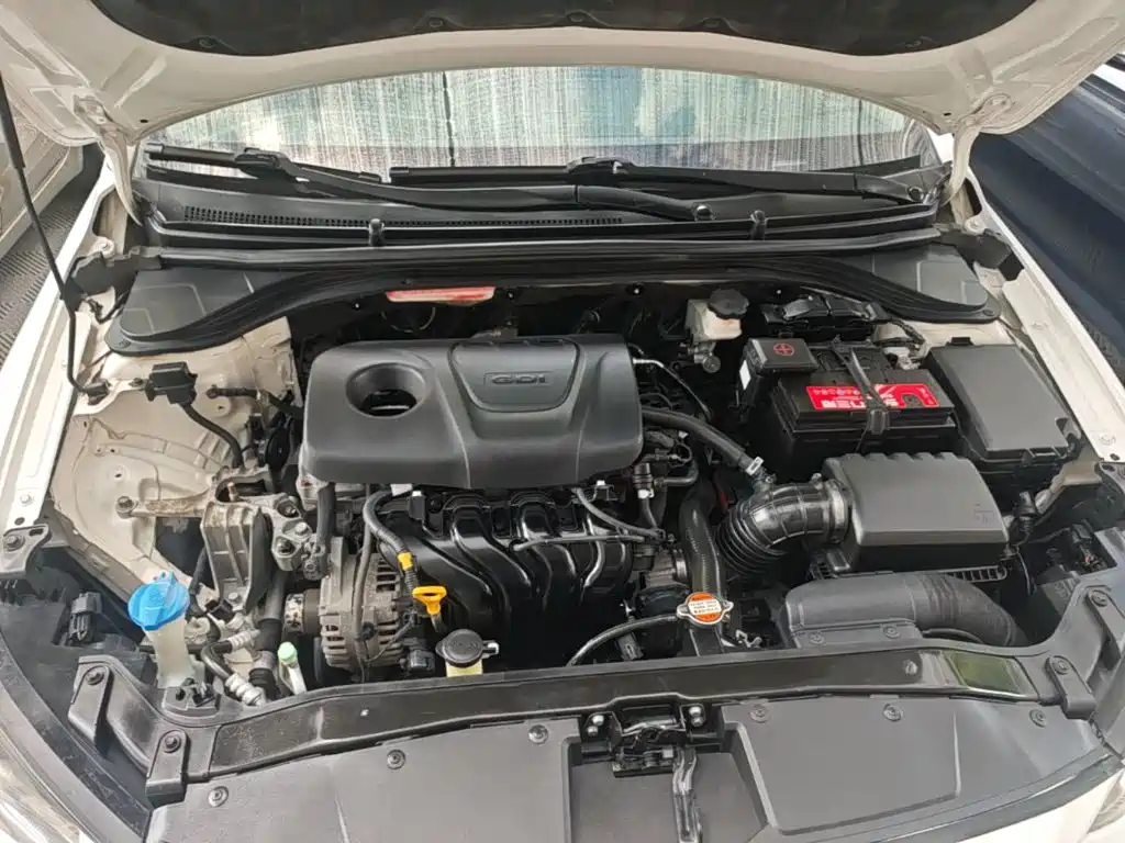 Hyundai Elantra — миниатюра 20