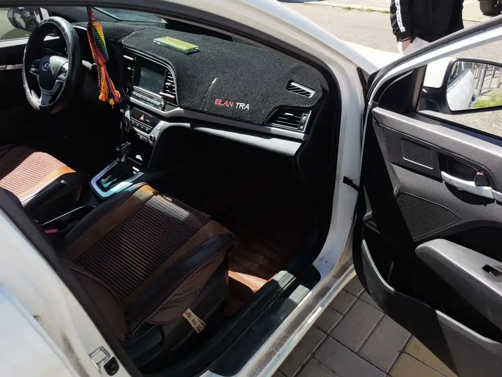 Hyundai Elantra — миниатюра 19