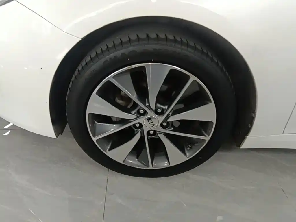Kia K5 — миниатюра 23