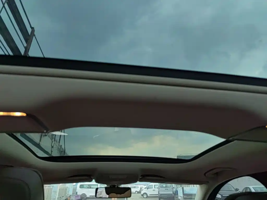 Mercedes-Benz E-Class — миниатюра 18