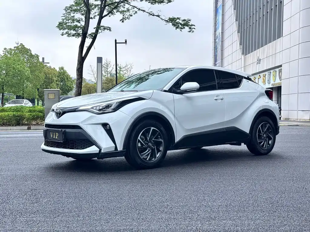 Купить Toyota C-HR