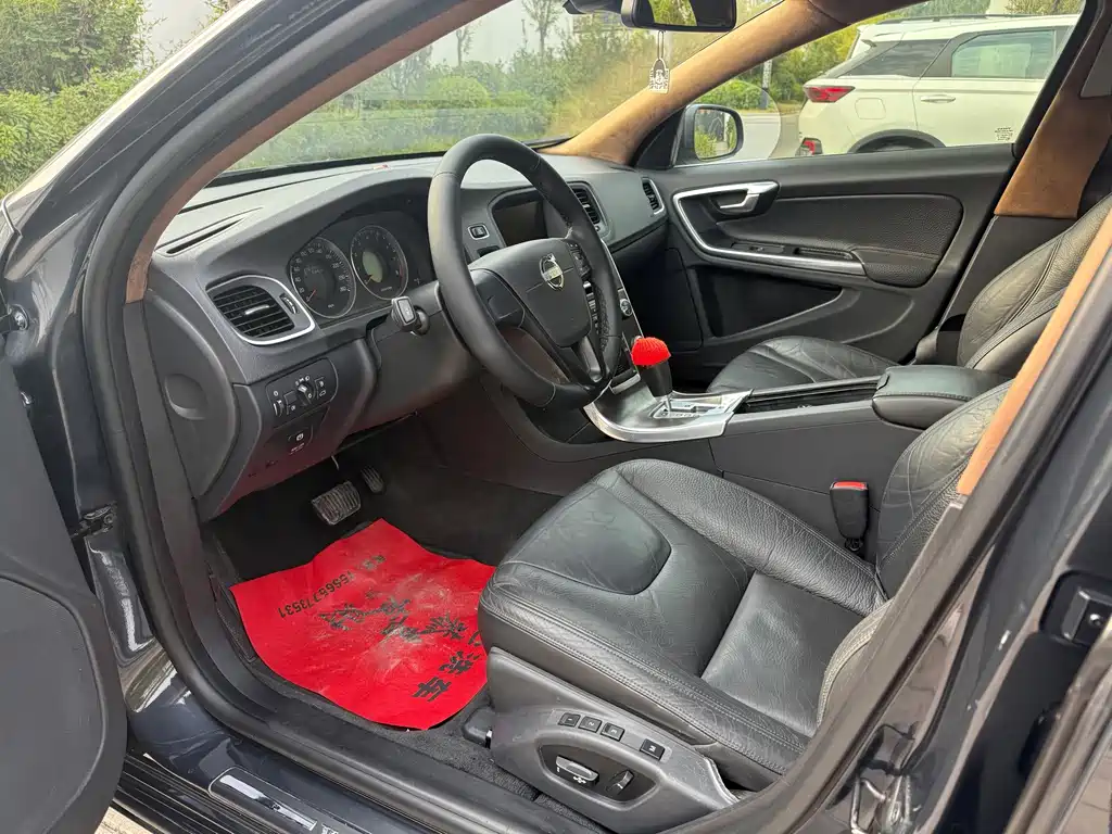 Volvo S60 (Import) — миниатюра 4