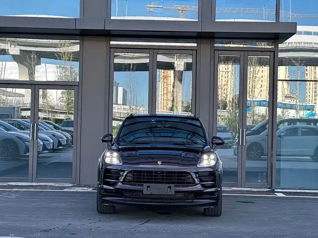 PORSCHE MACAN 2017