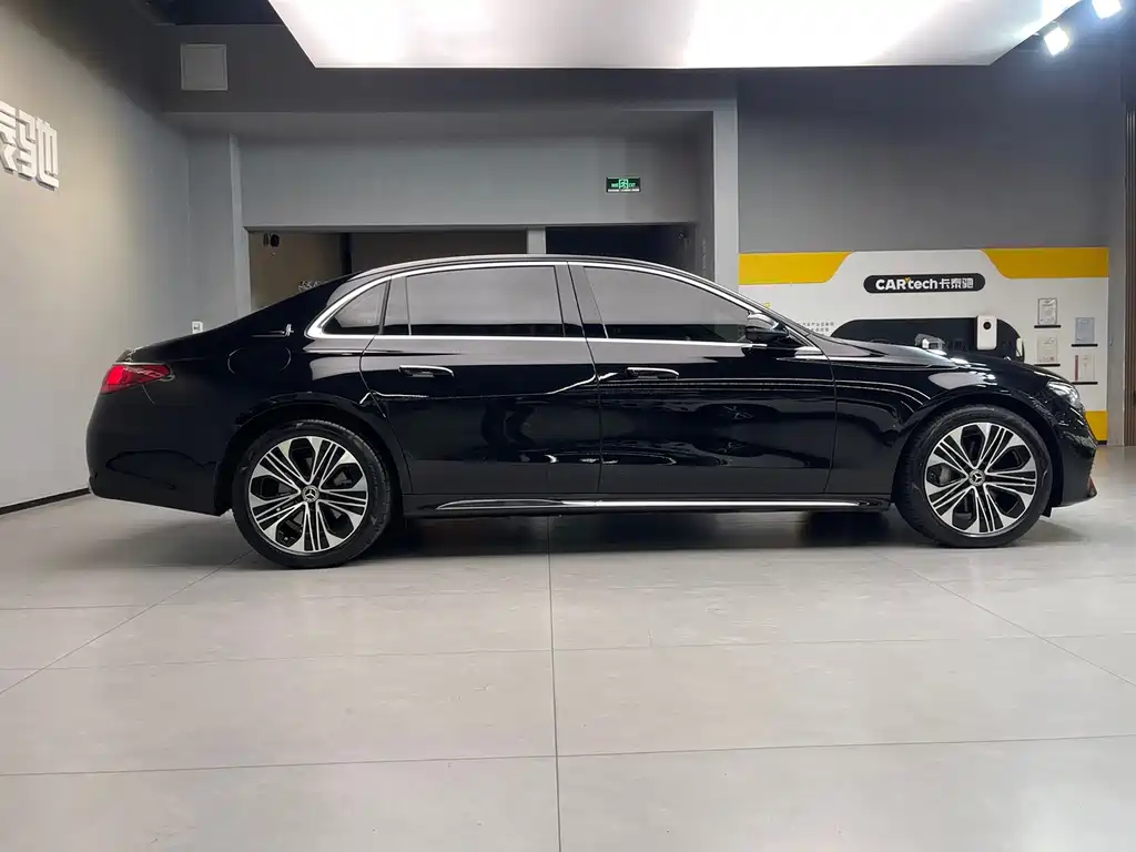 Mercedes-Benz E-Class — миниатюра 7