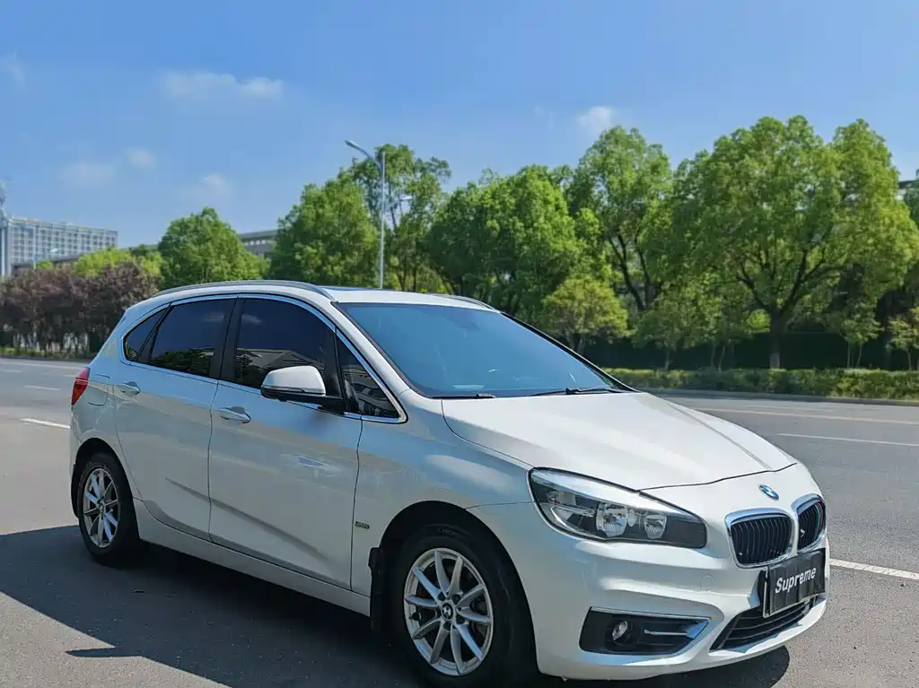BMW 2 Series Active Tourer — миниатюра 3