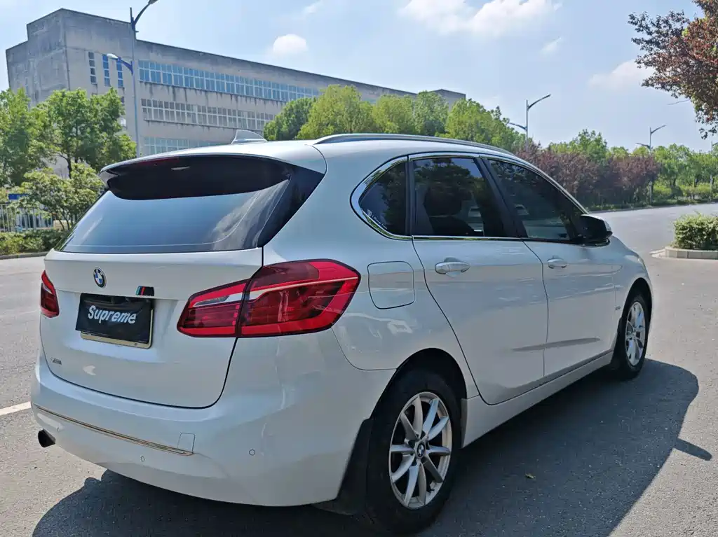 BMW 2 Series Active Tourer — миниатюра 10