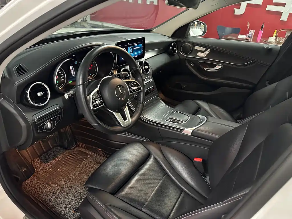 Mercedes-Benz C-Class — миниатюра 7