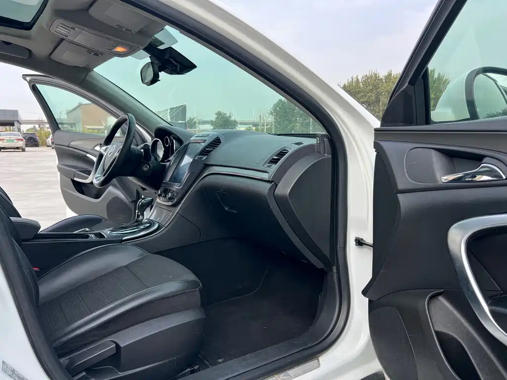 Buick Regal — миниатюра 10