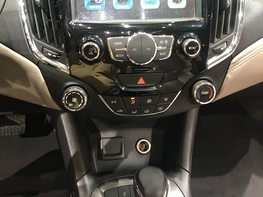 Chevrolet Cruze 2015 1.5L AT Luxury