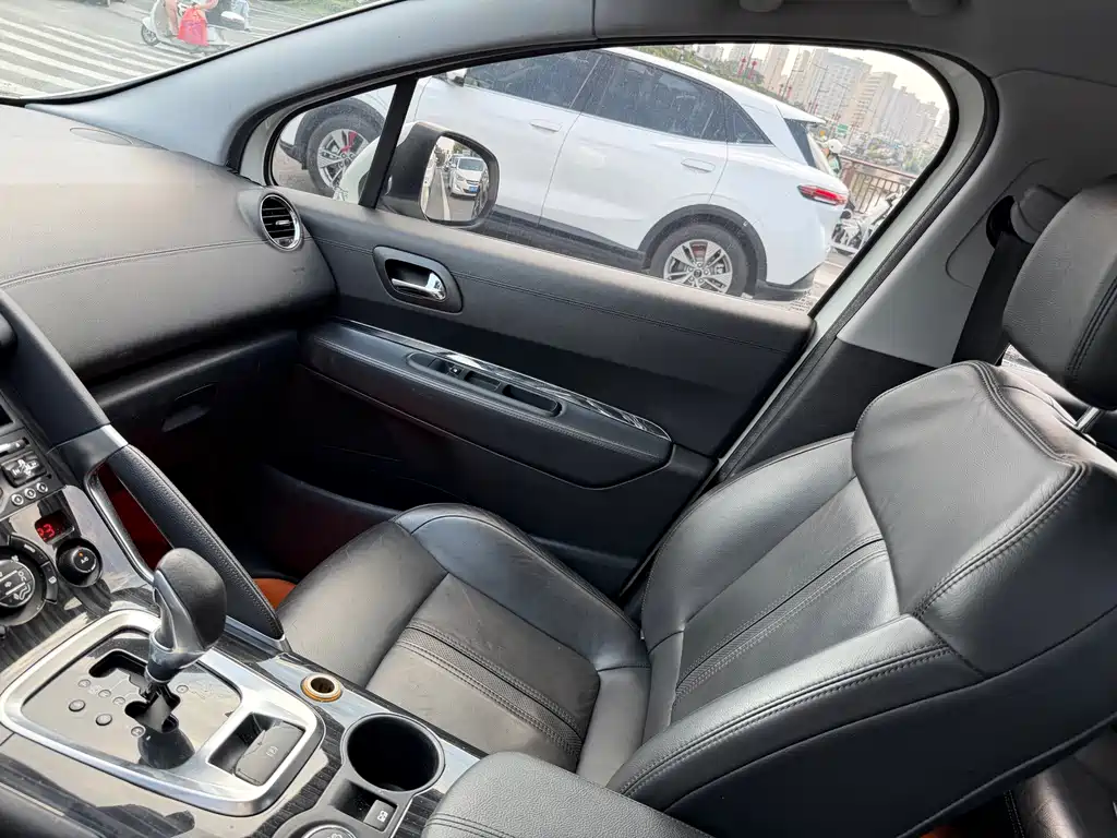 Peugeot 3008 — миниатюра 12