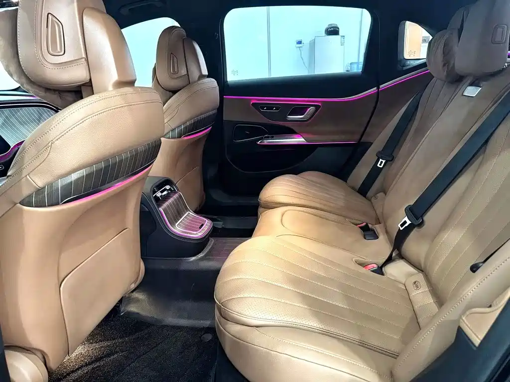 Mercedes-Benz E-Class — миниатюра 5
