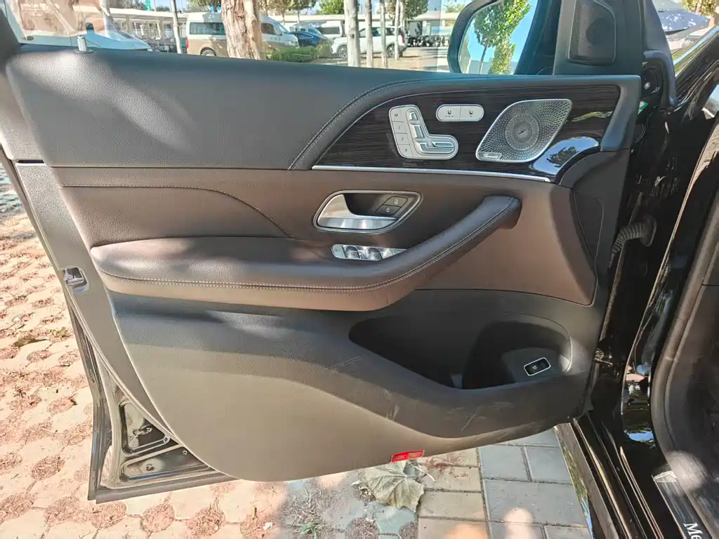 Mercedes-Benz GLS — миниатюра 6