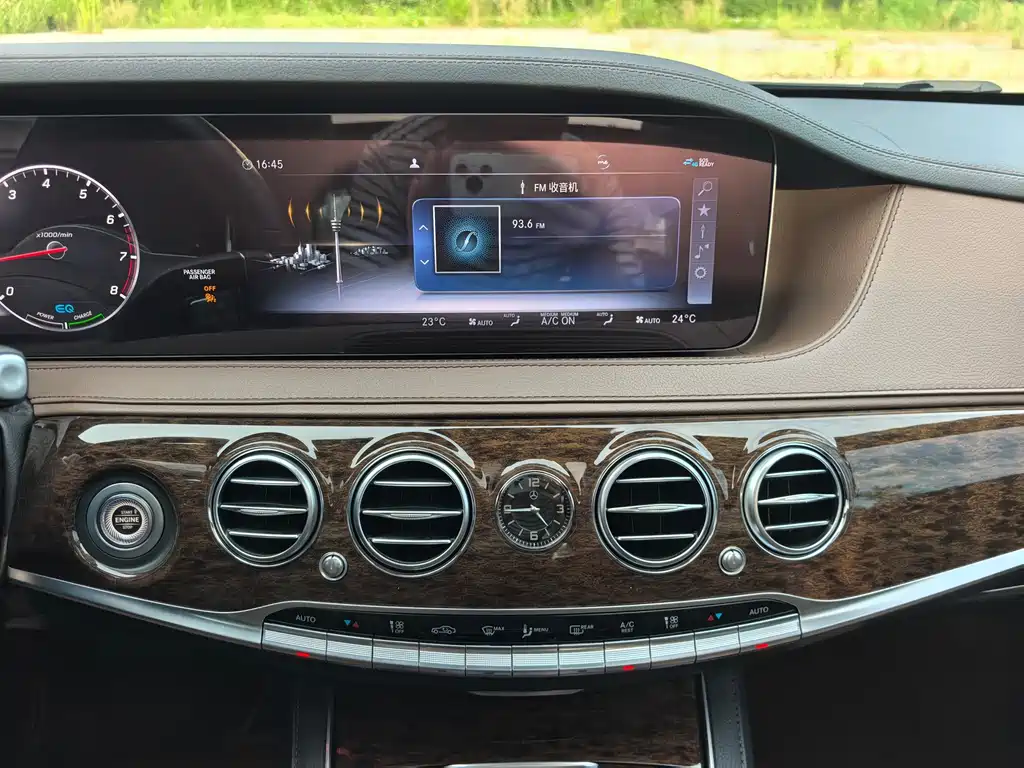 Mercedes-Benz S-Class — миниатюра 14