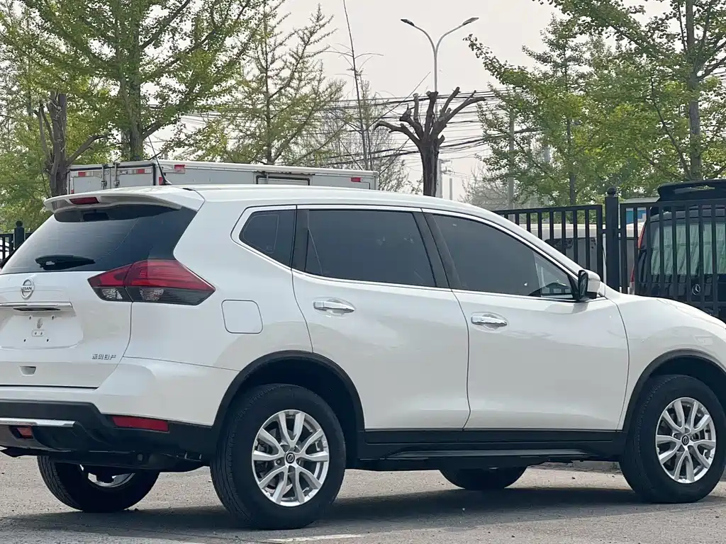 Nissan X-Trail — миниатюра 6