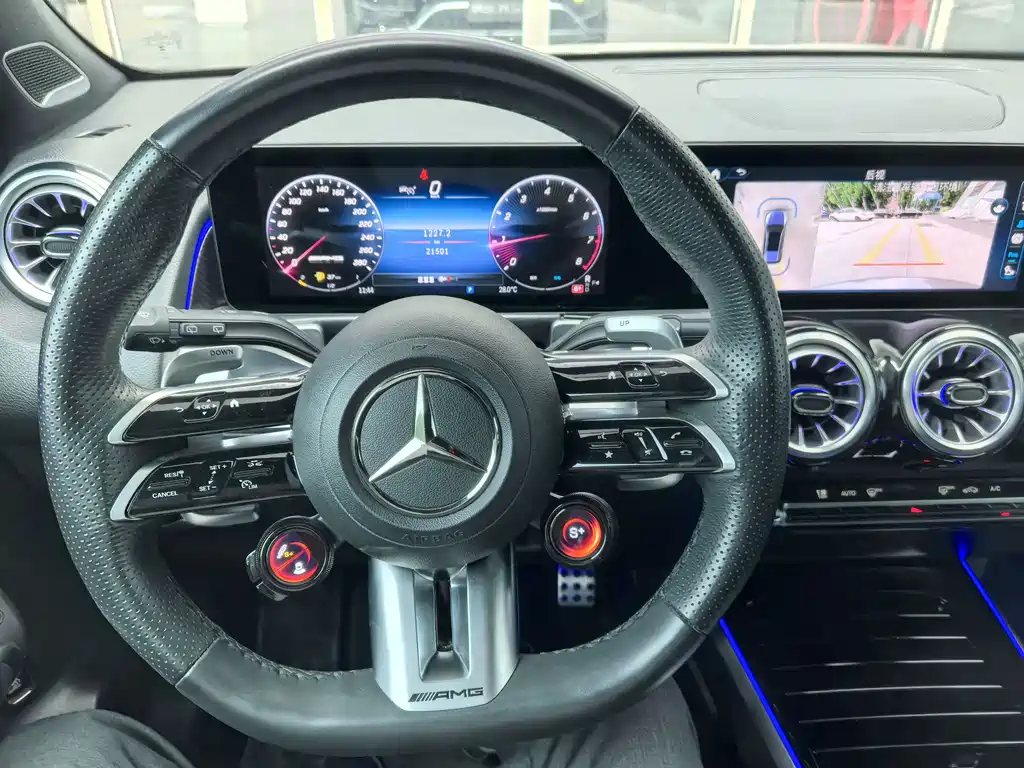 Mercedes-Benz GLB AMG — миниатюра 15