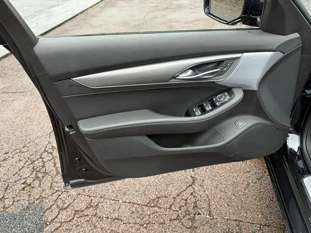 Cadillac CT5 — миниатюра 6
