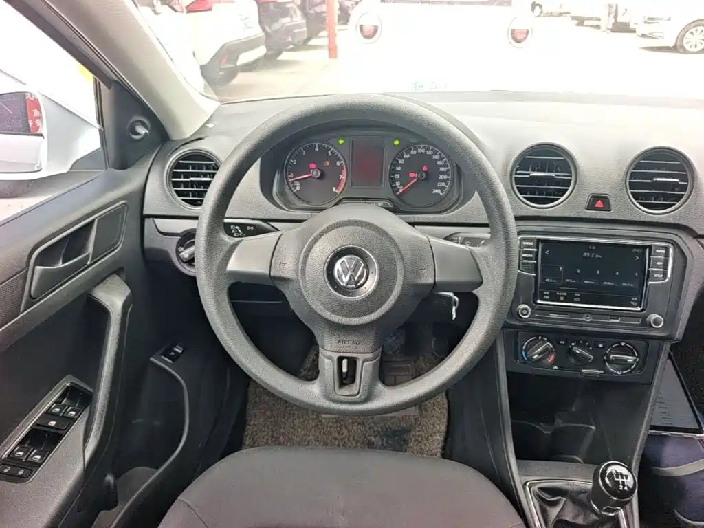 Volkswagen Jetta — миниатюра 11