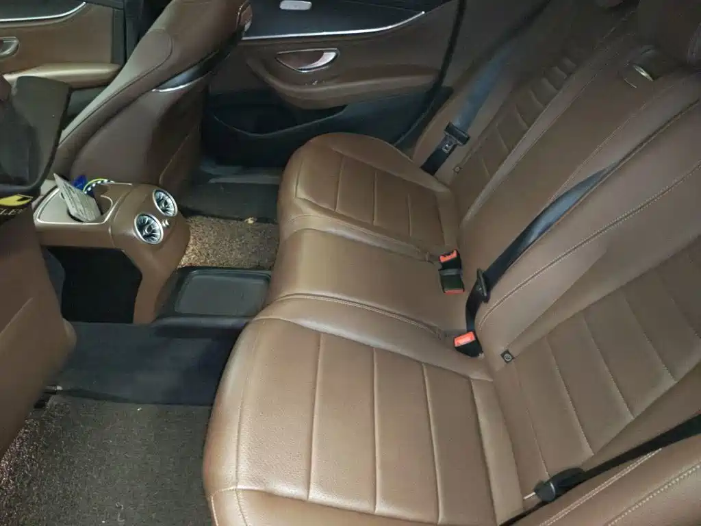 Mercedes-Benz E-Class — миниатюра 15