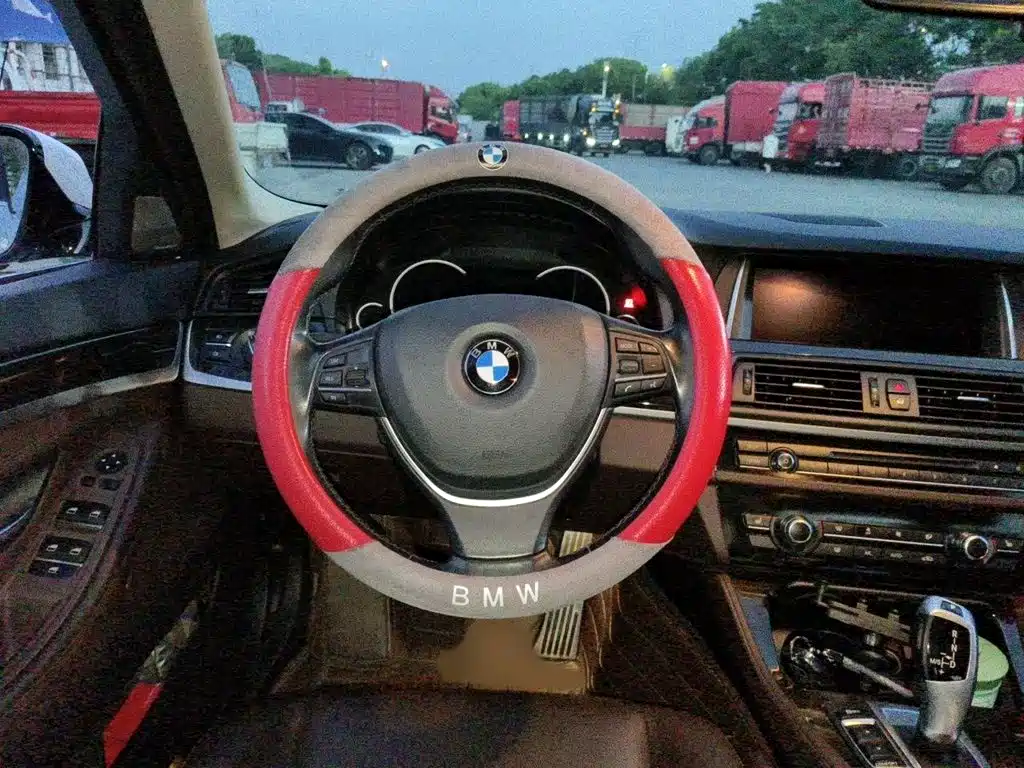 BMW 5 Series — миниатюра 3
