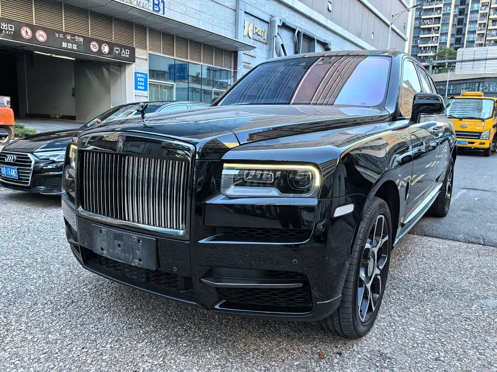 Купить Rolls-Royce Cullinan