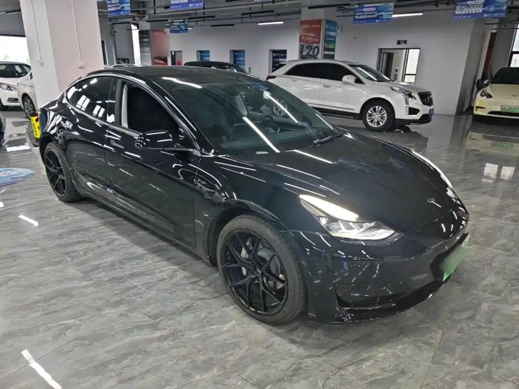 Tesla Model 3 — миниатюра 4