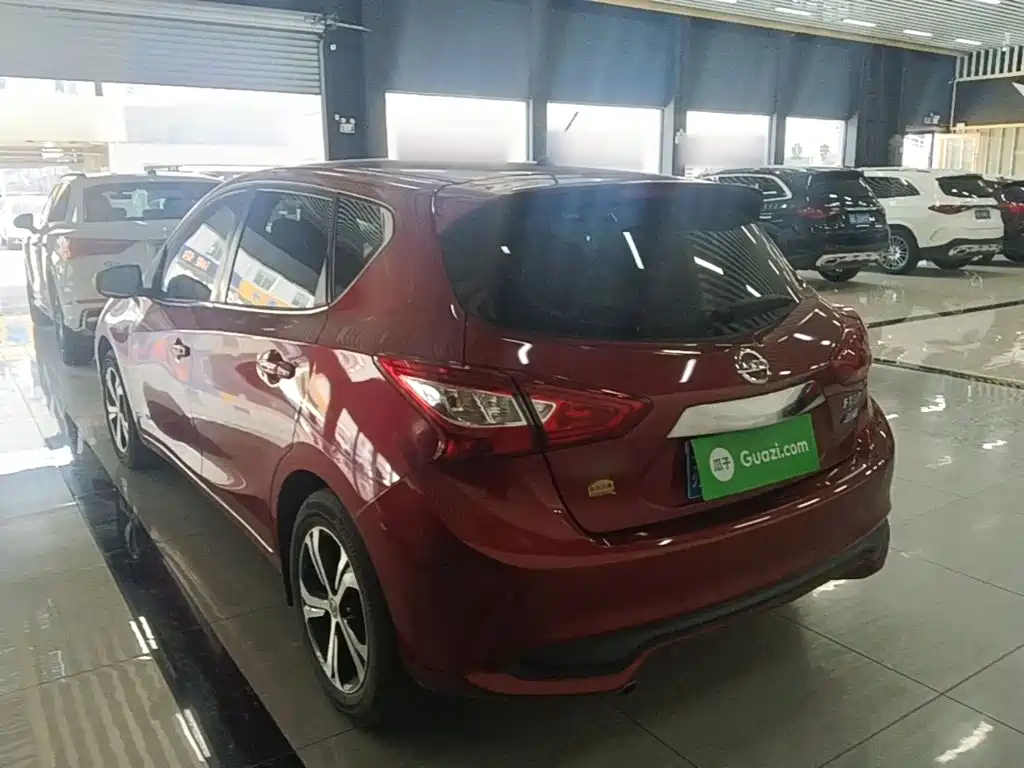 Nissan Tiida — миниатюра 5
