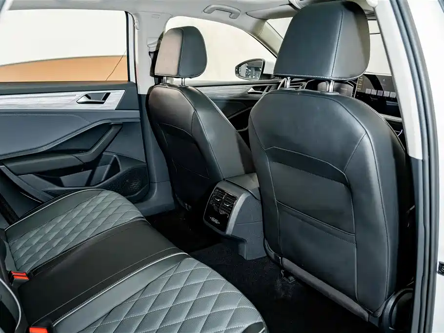 Volkswagen Sagitar — миниатюра 21