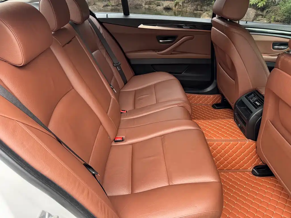 BMW 5 Series — миниатюра 14