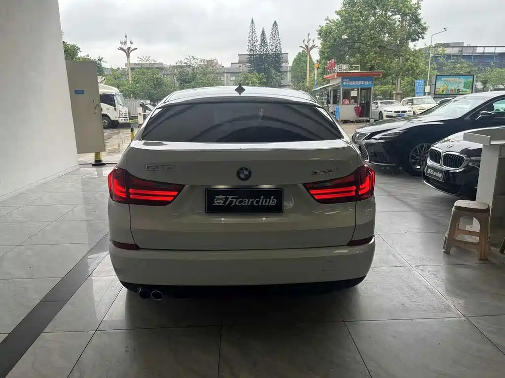 BMW 5 Series GT — миниатюра 9