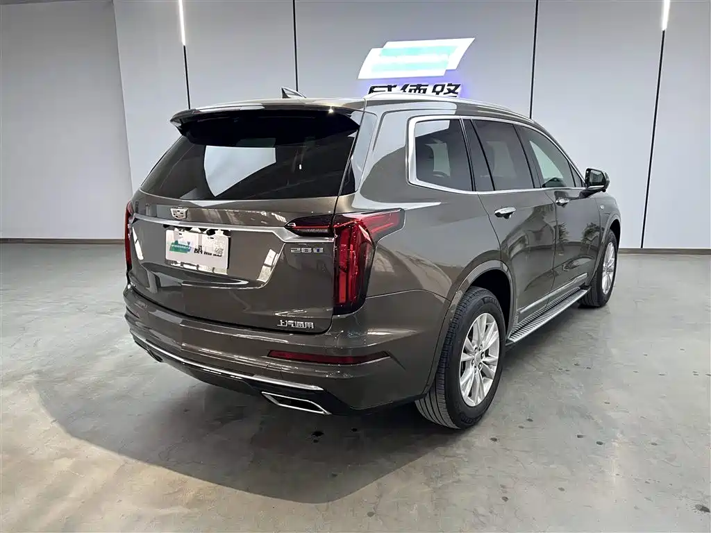 Cadillac XT6 2021 2.0T мест