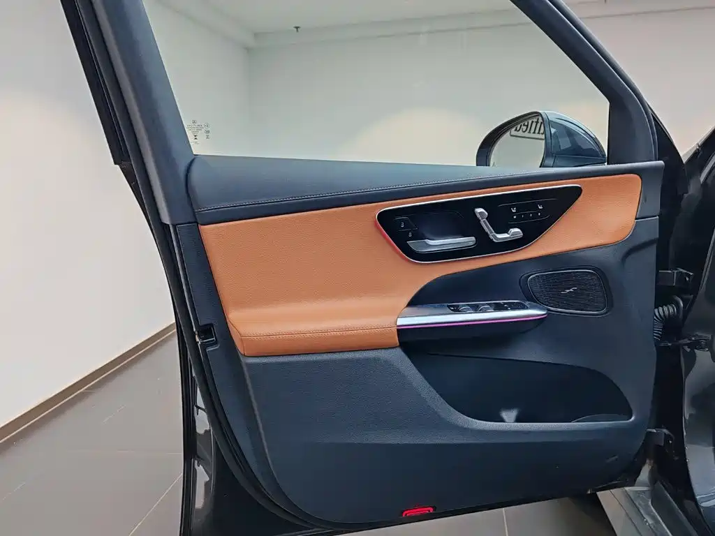 Mercedes-Benz GLC — миниатюра 10