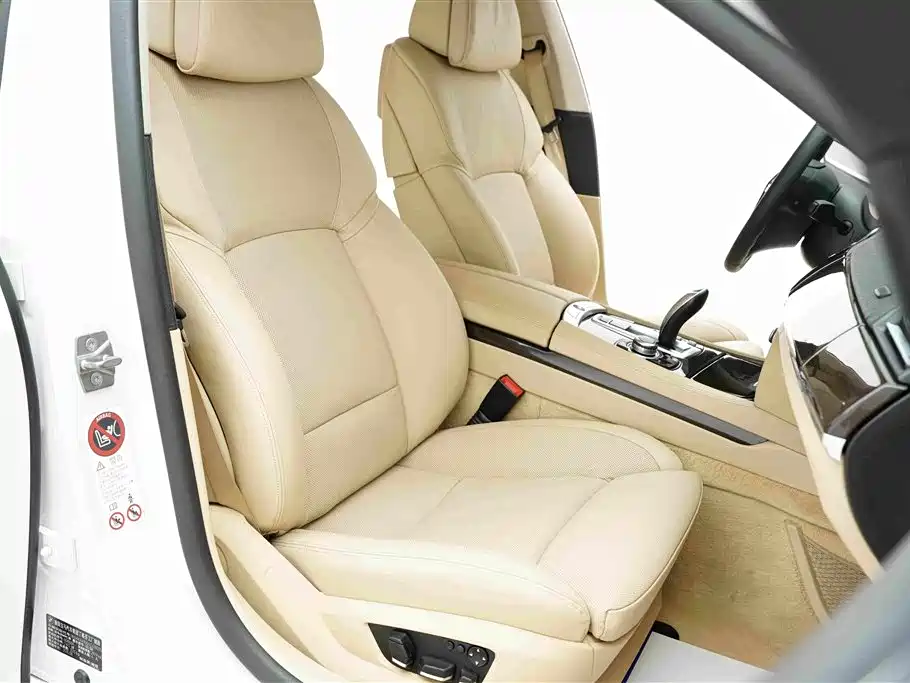 BMW 7 Series — миниатюра 20