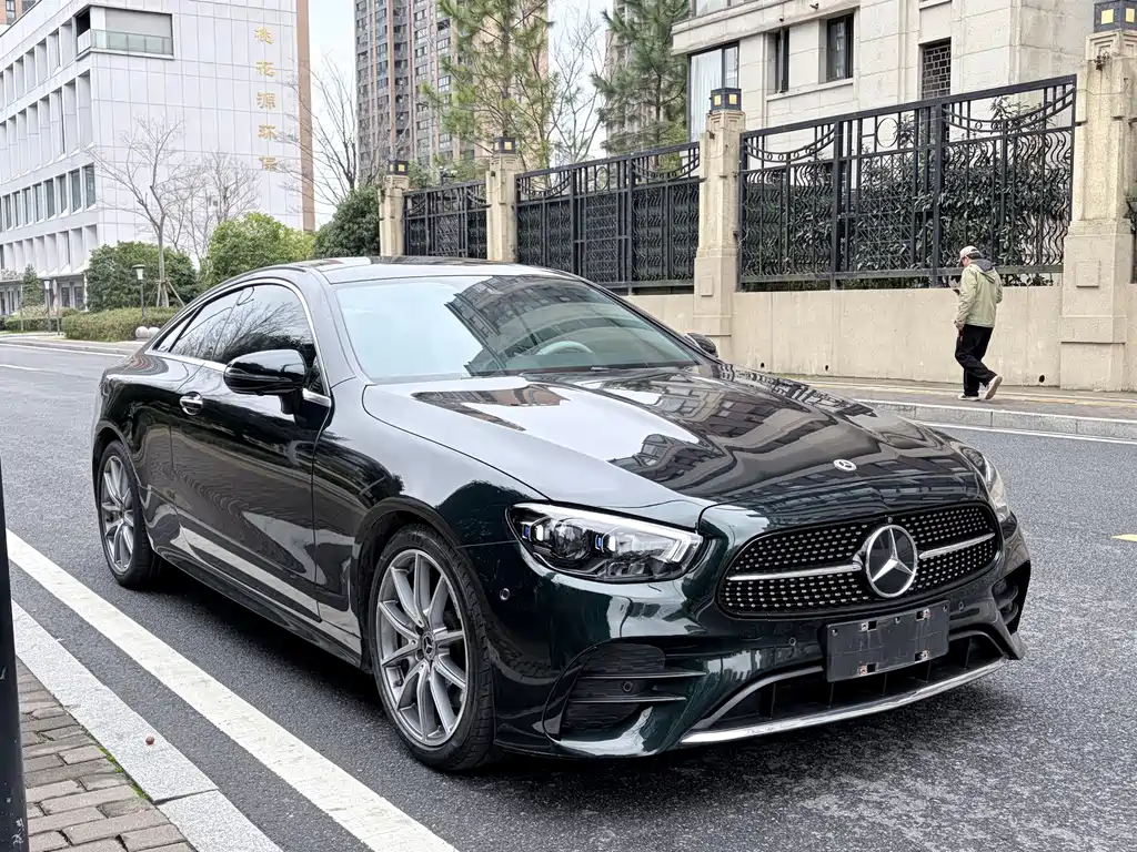 MERCEDES-BENZ E CLASS