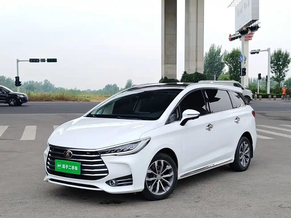 BYD MAX — миниатюра 2
