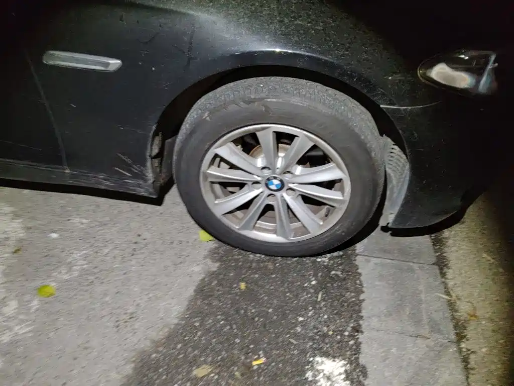 BMW 5 Series — миниатюра 8