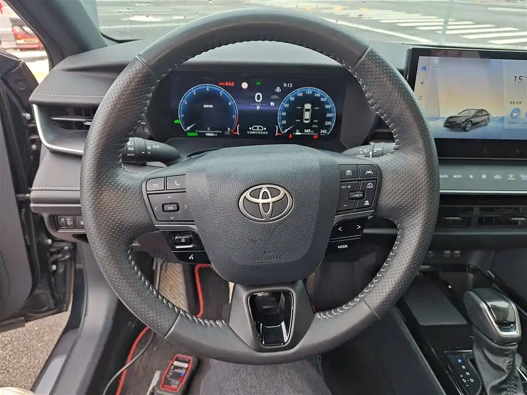 TOYOTA CAMRY