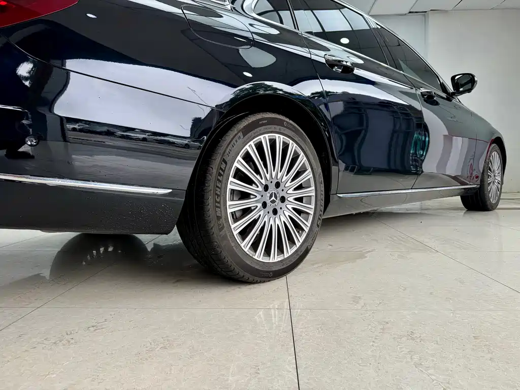 Mercedes-Benz E-Class — миниатюра 23
