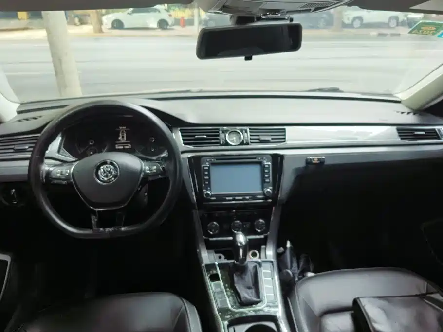 Volkswagen Passat — миниатюра 12